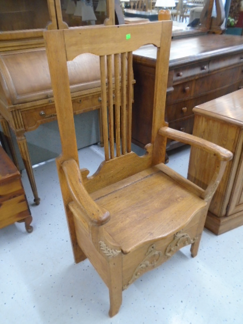 Vintage Storage Hall Chair